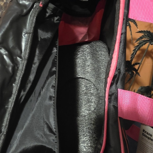 Strikeforce Black and Pink Bowling Bag - Picture 5 of 10